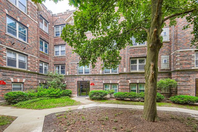 28 S 6th Avenue 1D, La Grange, IL 60525