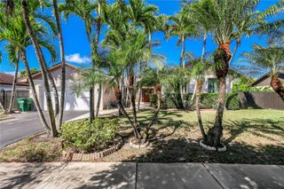 11541 SW 100th St, Miami, FL 33176