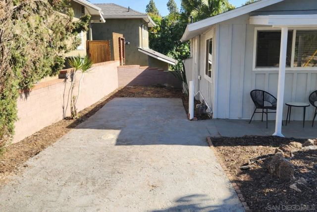 8587 Alpine Ave, La Mesa, CA 91941