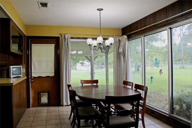 216 North Street, Columbus, TX 78934