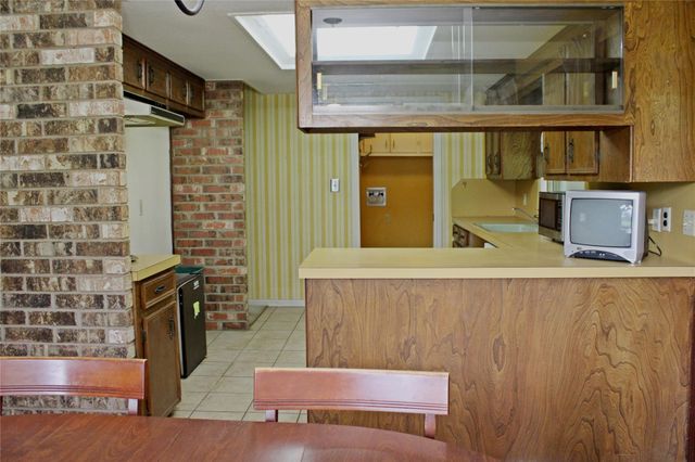 216 North Street, Columbus, TX 78934