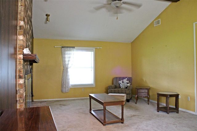 216 North Street, Columbus, TX 78934