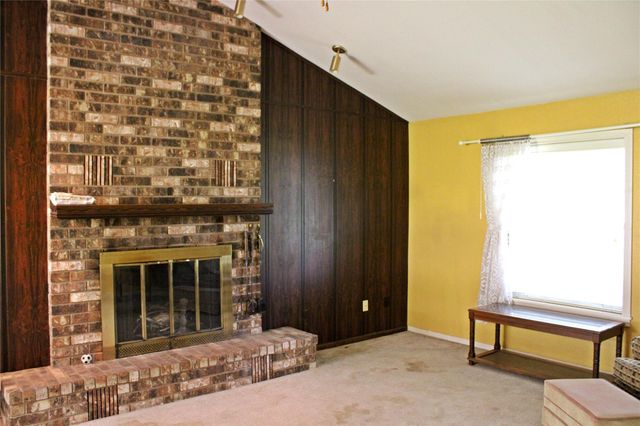 216 North Street, Columbus, TX 78934