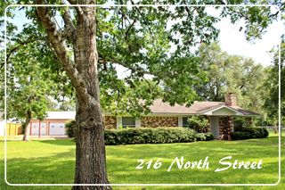 216 North Street, Columbus, TX 78934