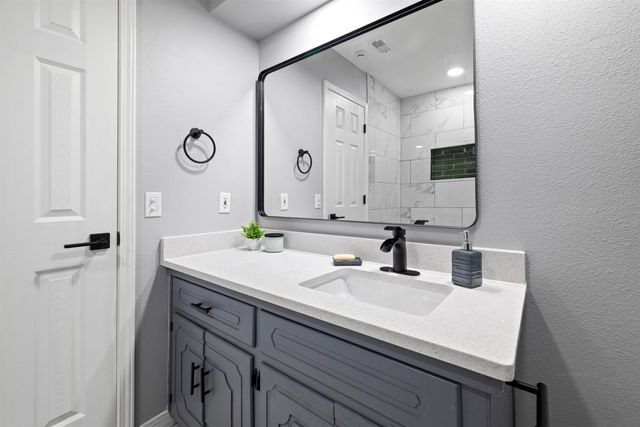 106 Stephanie, Longview, TX 75604