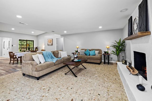 106 Stephanie, Longview, TX 75604