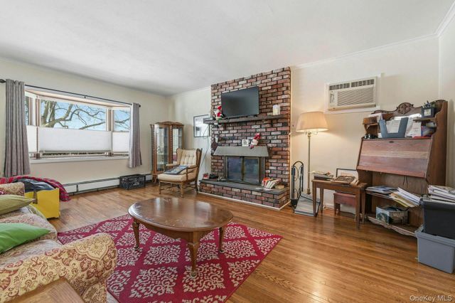 111 King Street, Hicksville, NY 11801