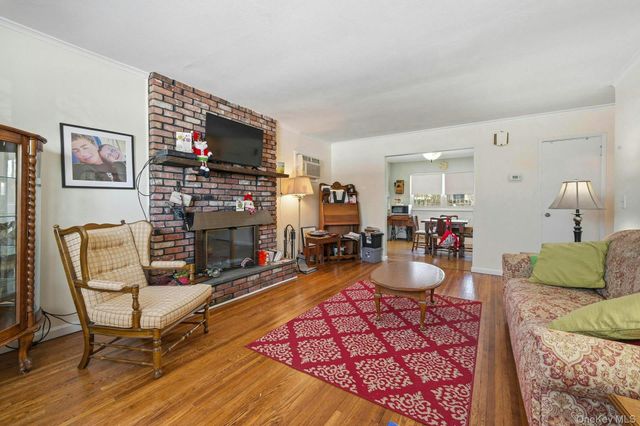 111 King Street, Hicksville, NY 11801