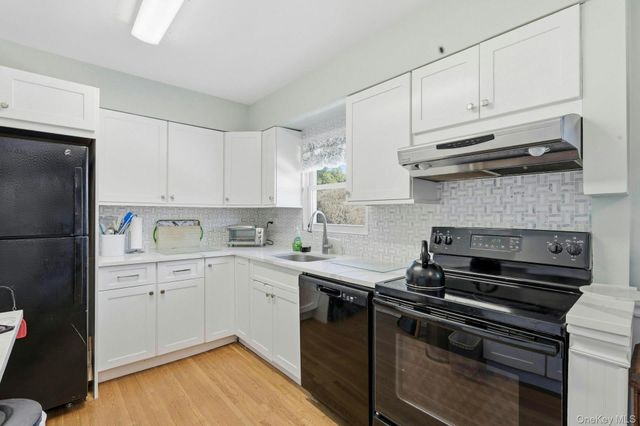 111 King Street, Hicksville, NY 11801