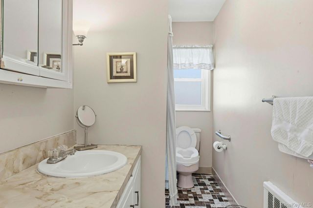 111 King Street, Hicksville, NY 11801