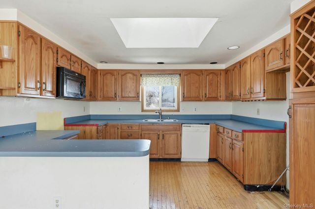 111 King Street, Hicksville, NY 11801