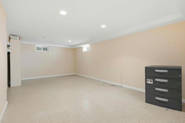 111 King Street, Hicksville, NY 11801