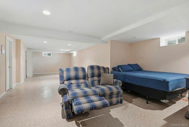 111 King Street, Hicksville, NY 11801