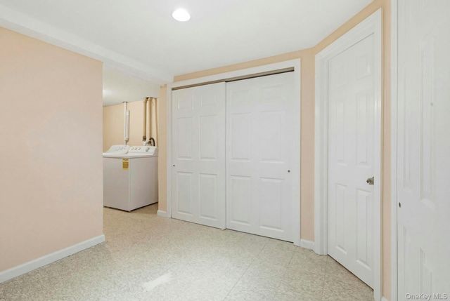 111 King Street, Hicksville, NY 11801