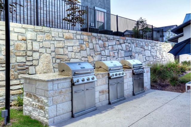 1200 Estancia PKWY 615, Austin, TX 78748