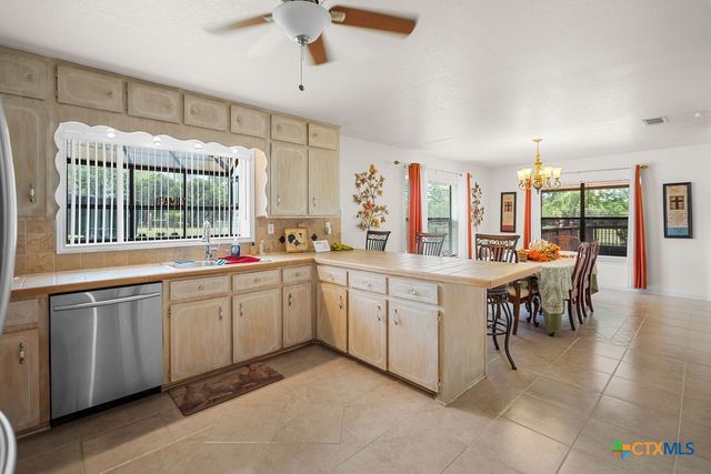 532 Whispering Oaks Drive, Copperas Cove, TX 76522