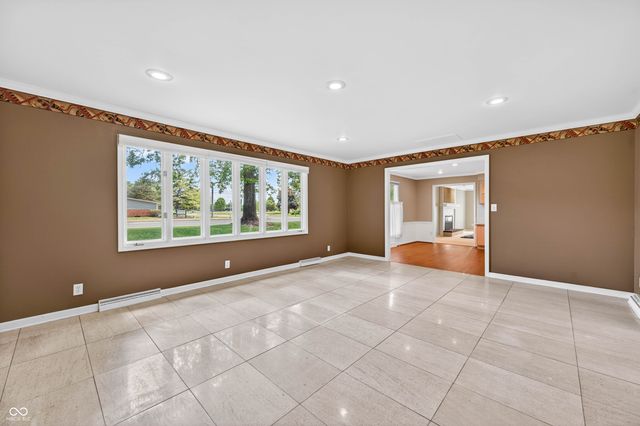 3980 Waycross Drive, Columbus, IN 47203