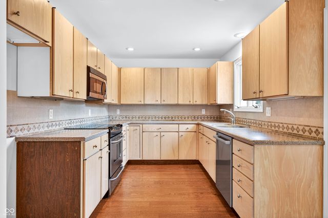 3980 Waycross Drive, Columbus, IN 47203