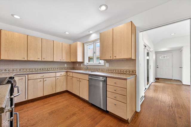 3980 Waycross Drive, Columbus, IN 47203