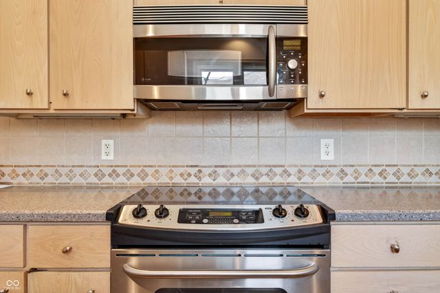 3980 Waycross Drive, Columbus, IN 47203