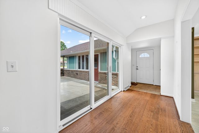 3980 Waycross Drive, Columbus, IN 47203