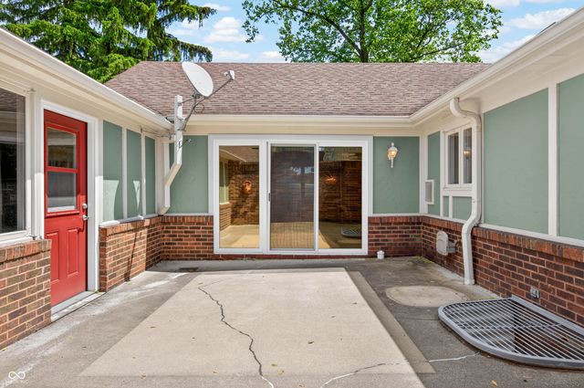3980 Waycross Drive, Columbus, IN 47203