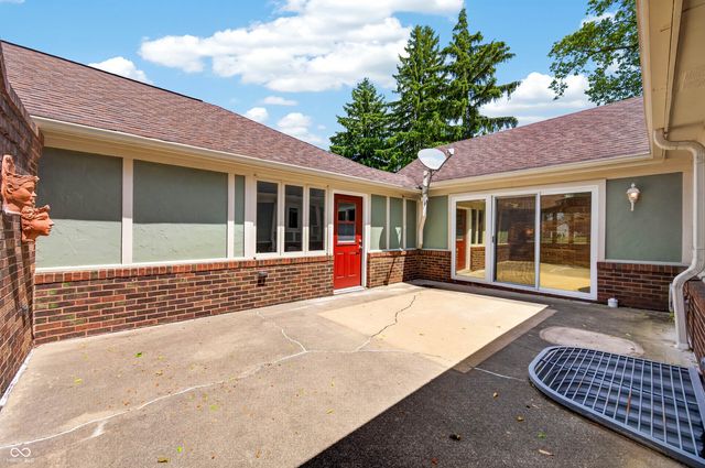 3980 Waycross Drive, Columbus, IN 47203