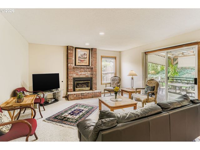 8225 Sw GEARHART Dr, Beaverton, OR 97007