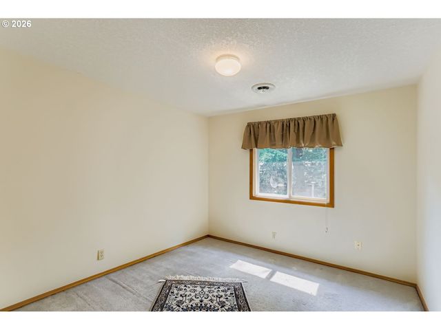 8225 Sw GEARHART Dr, Beaverton, OR 97007