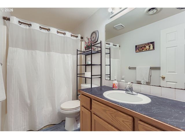 8225 Sw GEARHART Dr, Beaverton, OR 97007