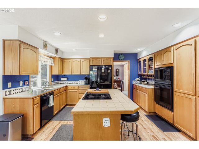 8225 Sw GEARHART Dr, Beaverton, OR 97007