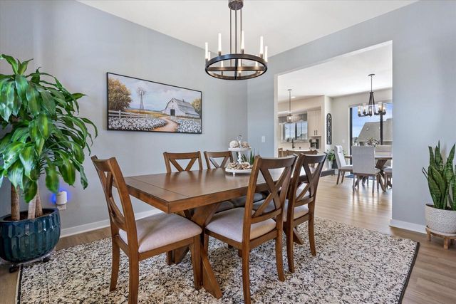 1311 Whalen DRIVE, Oconomowoc, WI 53066