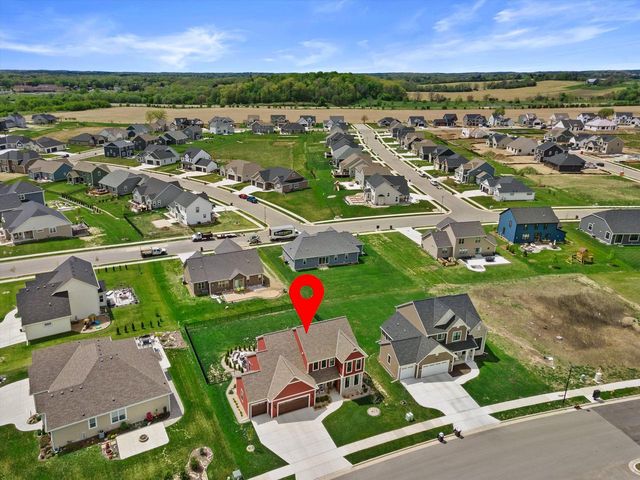 1311 Whalen DRIVE, Oconomowoc, WI 53066