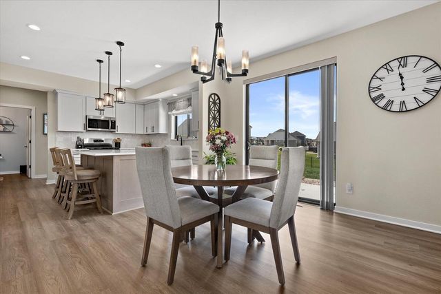 1311 Whalen DRIVE, Oconomowoc, WI 53066