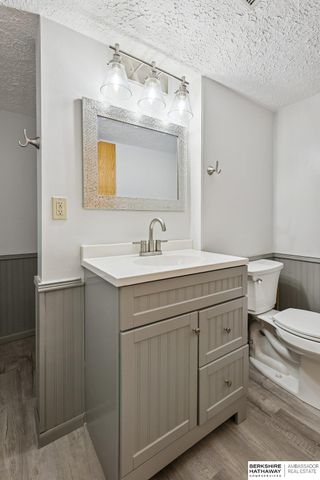 1216 Hillcrest Drive, Bellevue, NE 68005