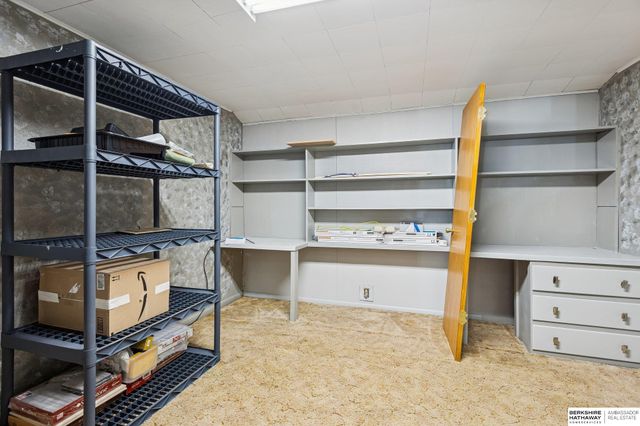 1216 Hillcrest Drive, Bellevue, NE 68005