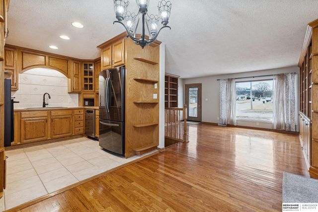 1216 Hillcrest Drive, Bellevue, NE 68005