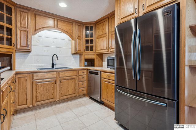 1216 Hillcrest Drive, Bellevue, NE 68005