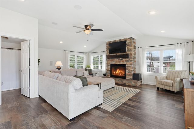 3724 E 550 S-57 Road, Churubusco, IN 46723
