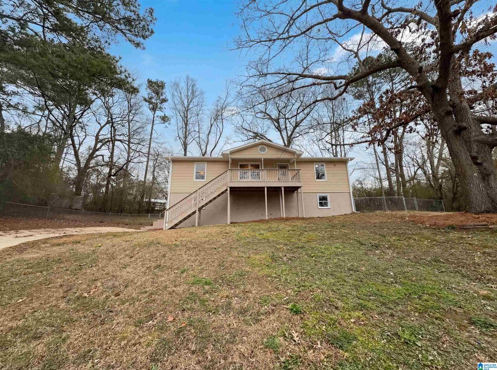 225 ASH CIRCLE, Trussville, AL 35173