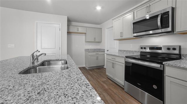 635 Beechwood Circle, Thomasville, NC 27360