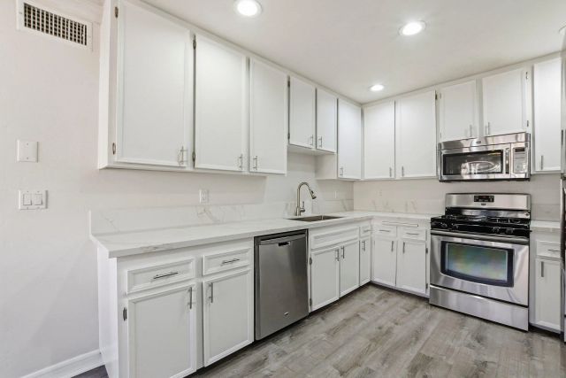 10794 Jeanne Ter E, Santee, CA 92071