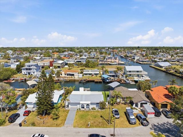 13902 BARNARD AVENUE, Hudson, FL 34667
