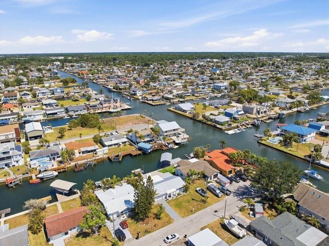 13902 BARNARD AVENUE, Hudson, FL 34667