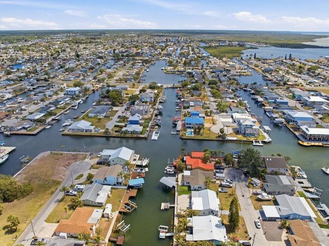 13902 BARNARD AVENUE, Hudson, FL 34667