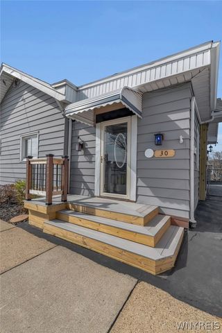 30 Loxley Court, West Seneca, NY 14224