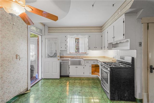 3771 Edison Street NW, Uniontown, OH 44685
