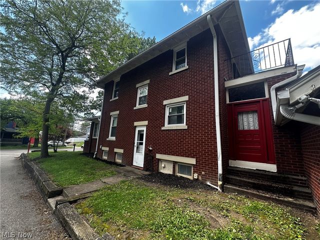 3771 Edison Street NW, Uniontown, OH 44685