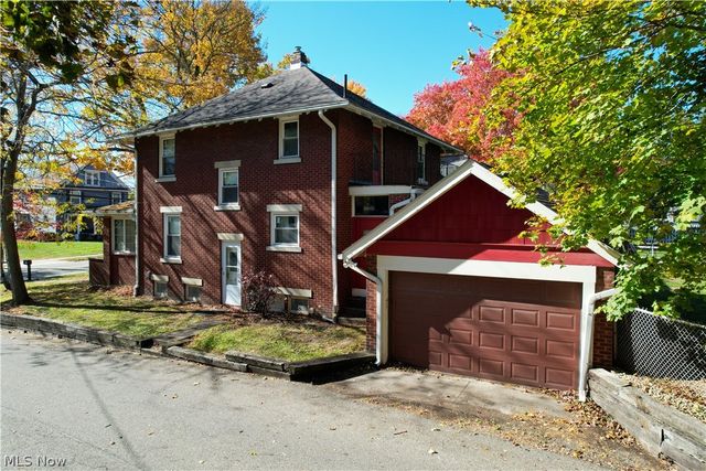 3771 Edison Street NW, Uniontown, OH 44685