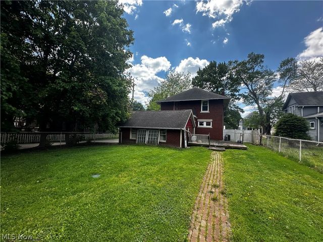 3771 Edison Street NW, Uniontown, OH 44685